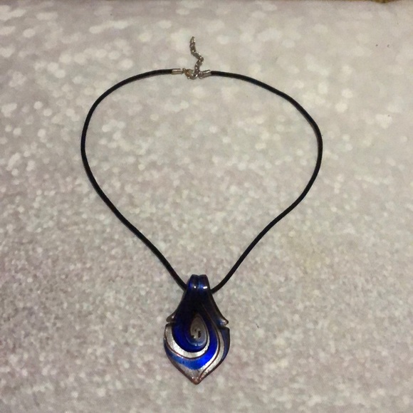 Handcrafted Glass Pendent - Picture 2 of 7